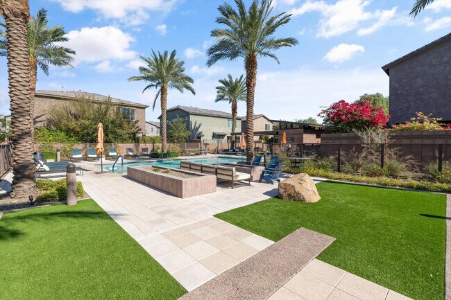 Building Photo - 1063 N 70th Way