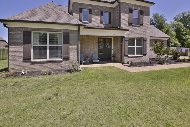 Building Photo - Luxurious 5 bedroom home in Atoka has it all!
