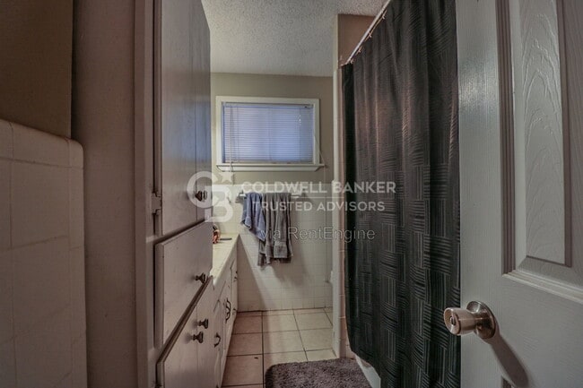 Building Photo - 2837 66th St