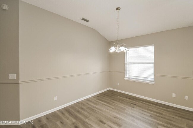 Building Photo - 1148 Jones Creek Dr