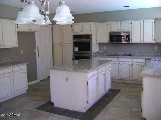 Building Photo - 1217 E Lighthouse Ct