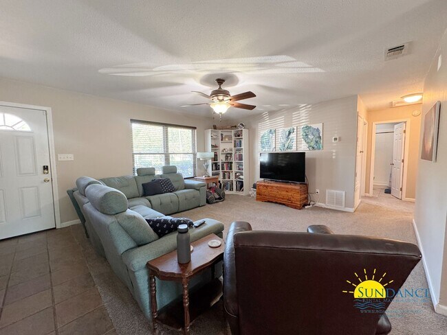 Building Photo - 48 Cape Dr NW