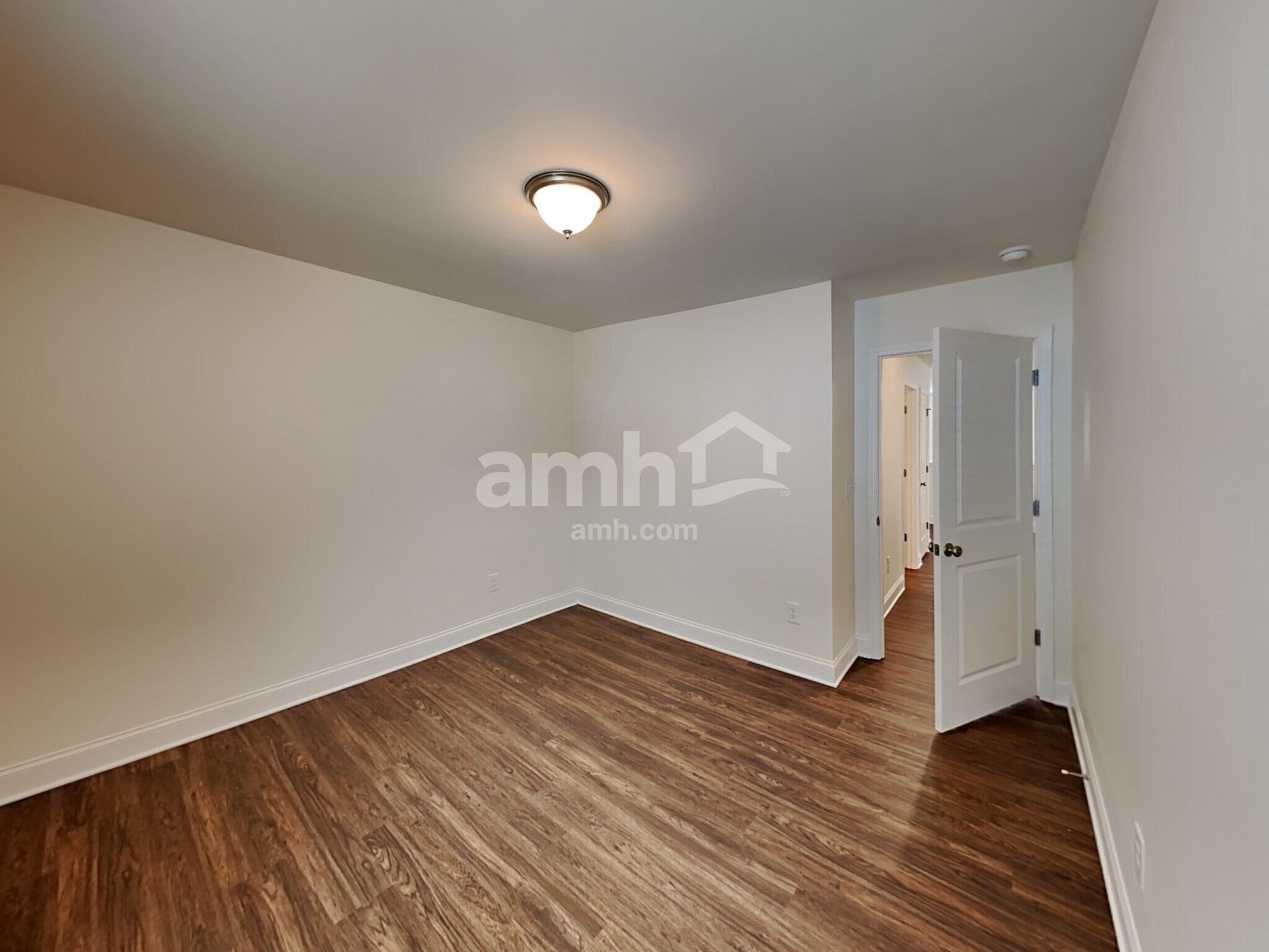 Building Photo - 516 Slew Dr