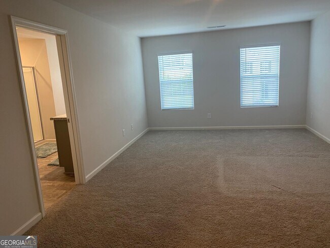 Building Photo - 8282 Castleton Dr