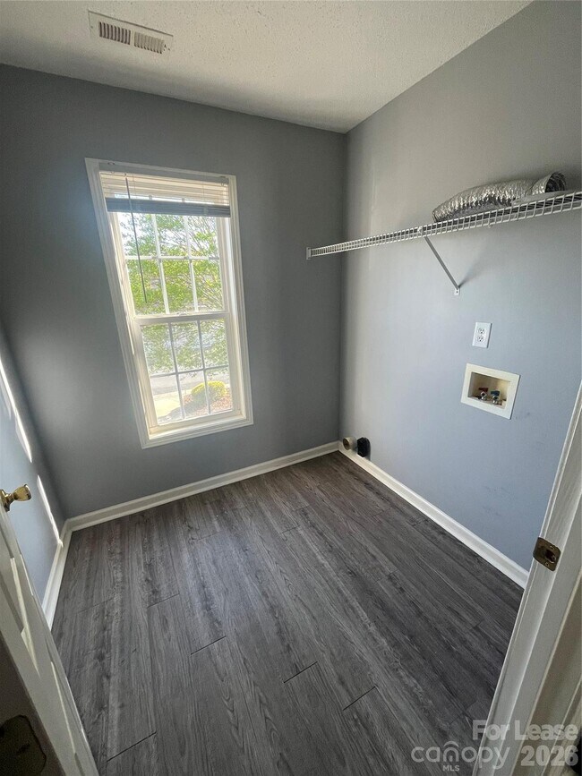 Building Photo - 110 Steam Engine Dr