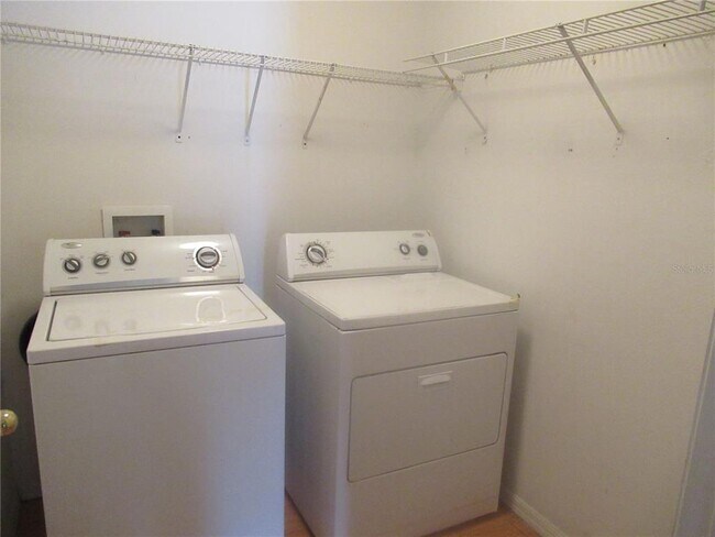 Building Photo - 249 Aster Dr