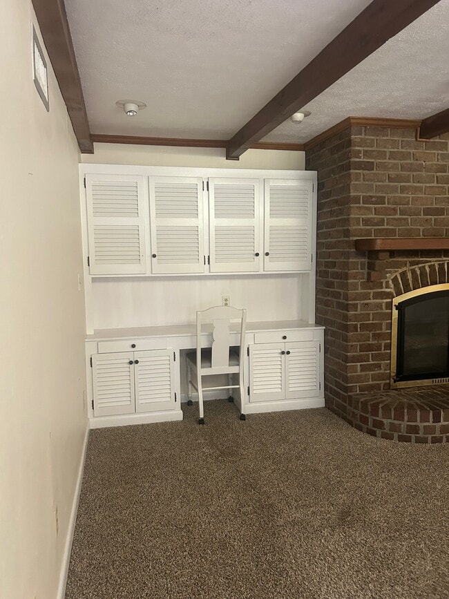 Building Photo - 4560 Smith Rd