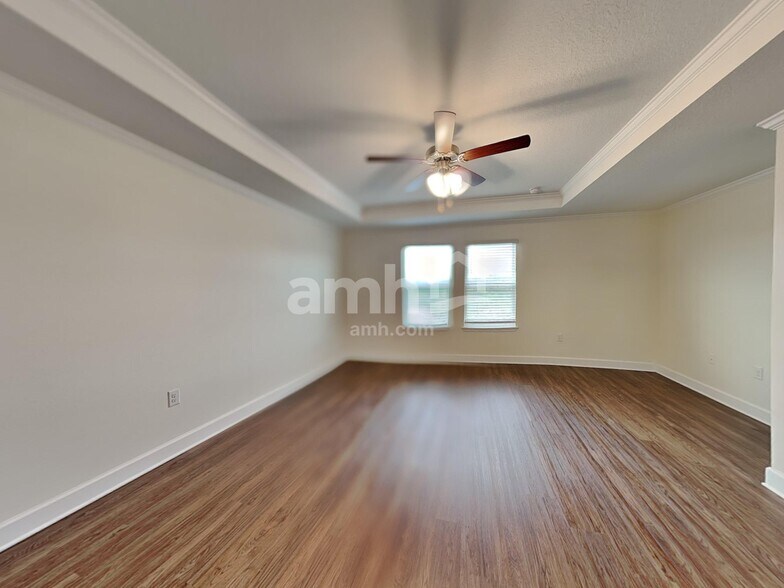 Building Photo - 325 Pine Terrace Dr