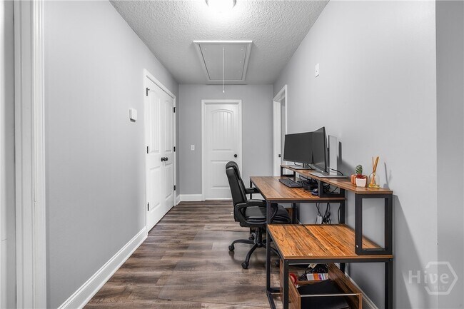 Building Photo - 101 Del Mar Ct