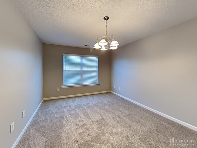 Building Photo - 301 Lauren Dr