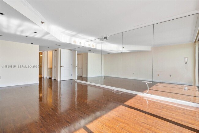 Building Photo - 5757 Collins Ave