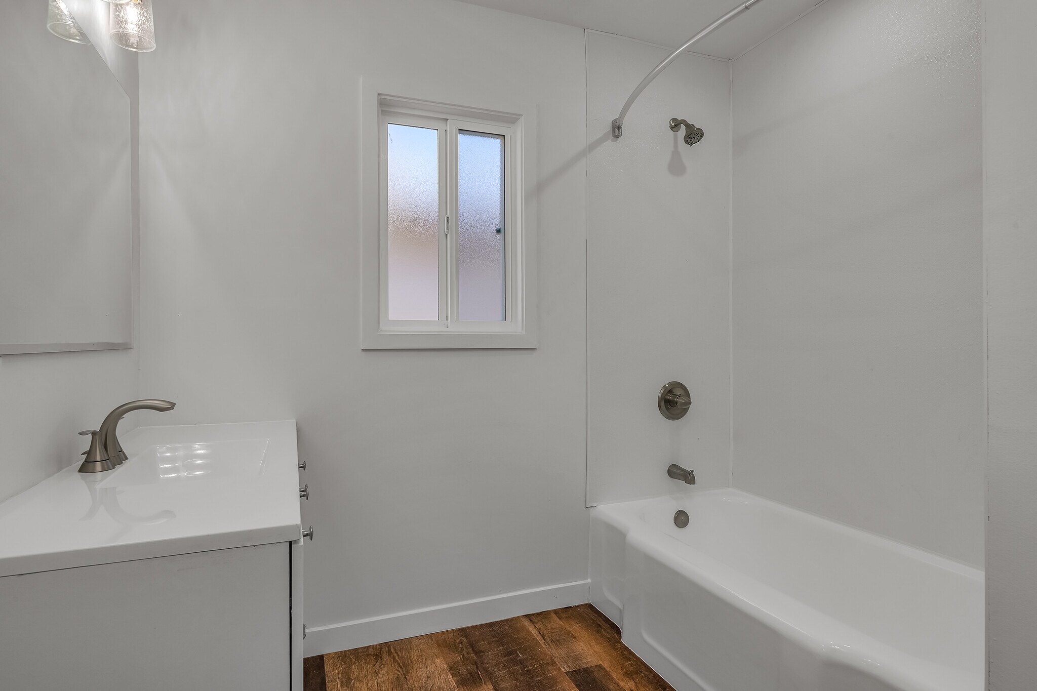 Bathroom - 905 Manhattan Beach Blvd