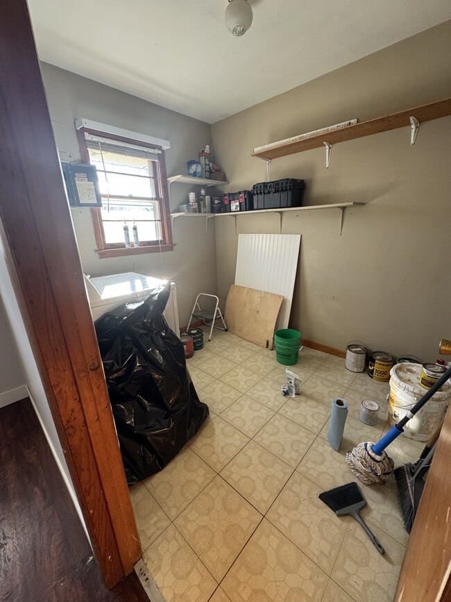 storage room/Dryer - 2421 Hobbs Dr