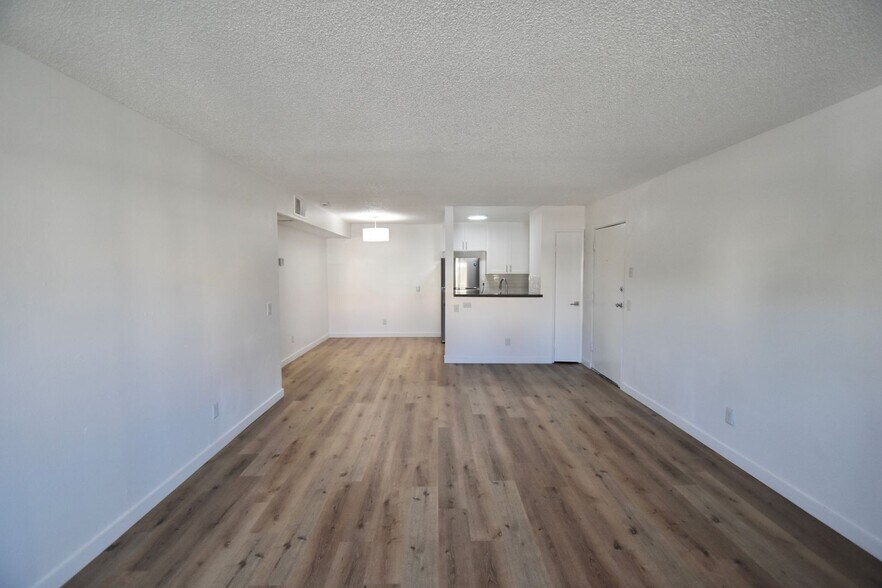 Building Photo - 13800 Sherman Way