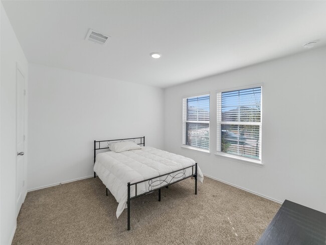 Building Photo - 40422 Basalt Elm Rd