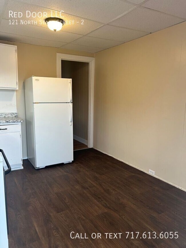 Building Photo - 121 N State St