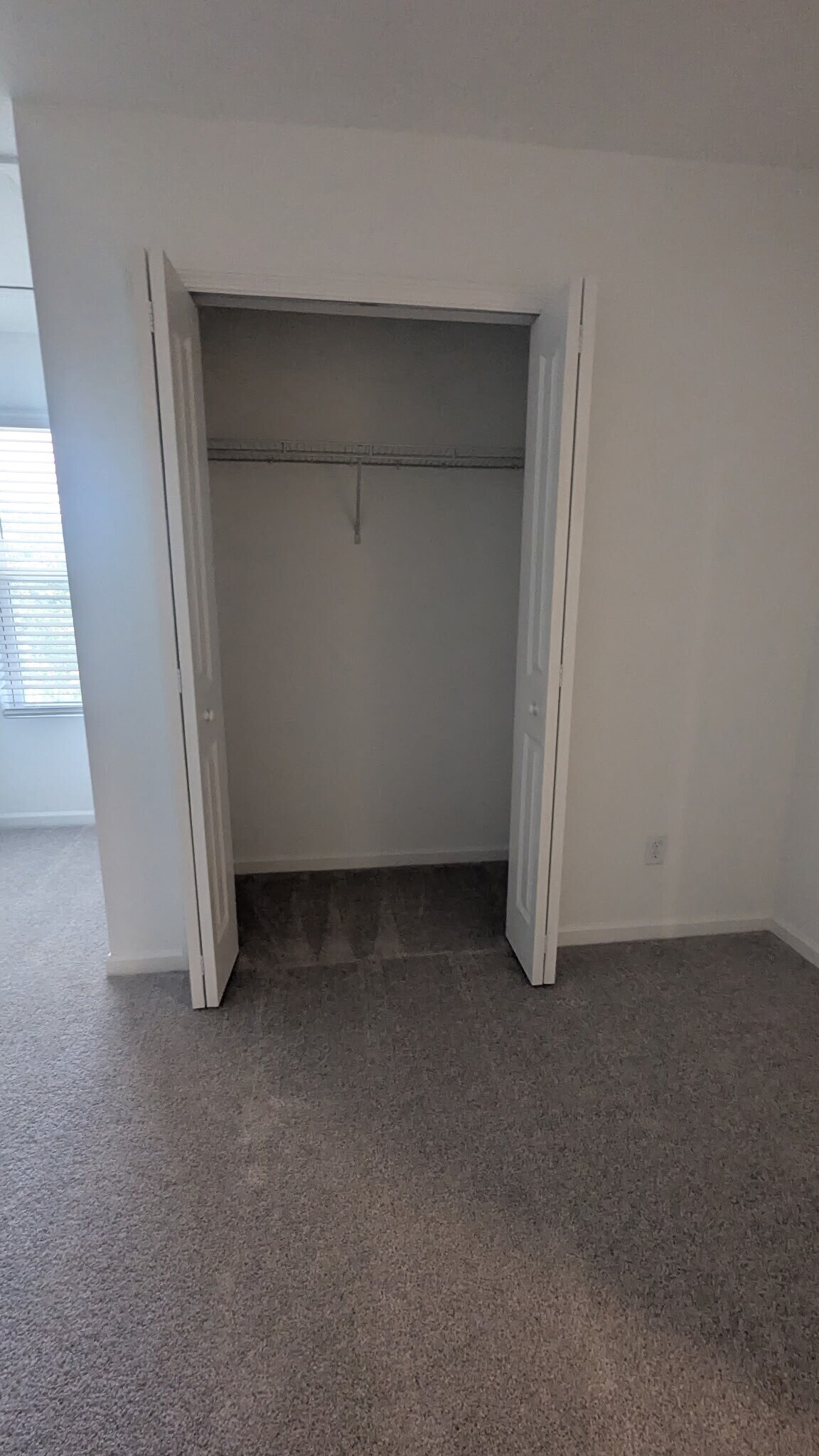 Building Photo - 550 Holly Lakes Dr