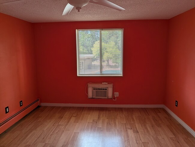 Building Photo - 1302 S Parker Rd