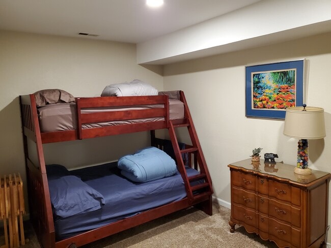 Building Photo - 7 Higel Ln