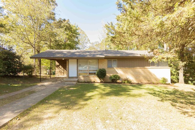 Building Photo - 26 Greenway Dr