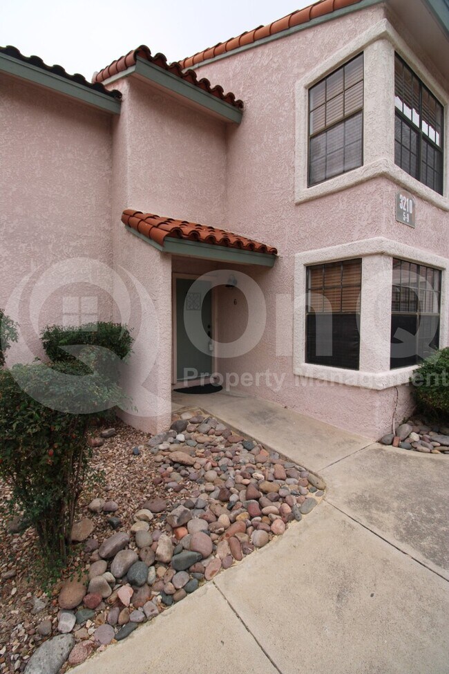 Building Photo - 3210 E Calle De La Punta