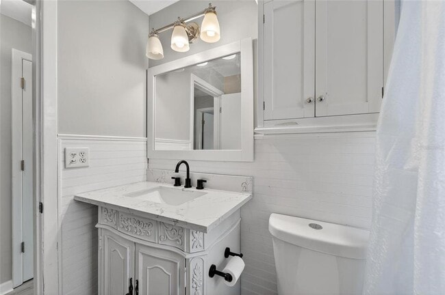 Building Photo - 2127 Scotland Dr