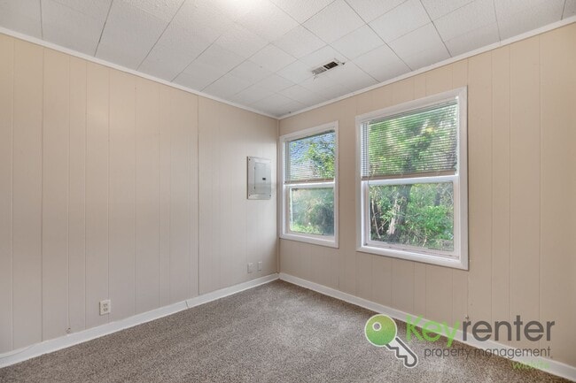 Building Photo - 4301 E Whitney Ln