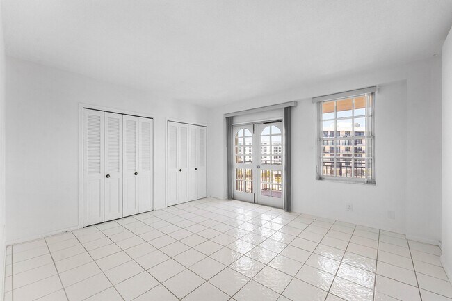 Building Photo - 3475 S Ocean Blvd