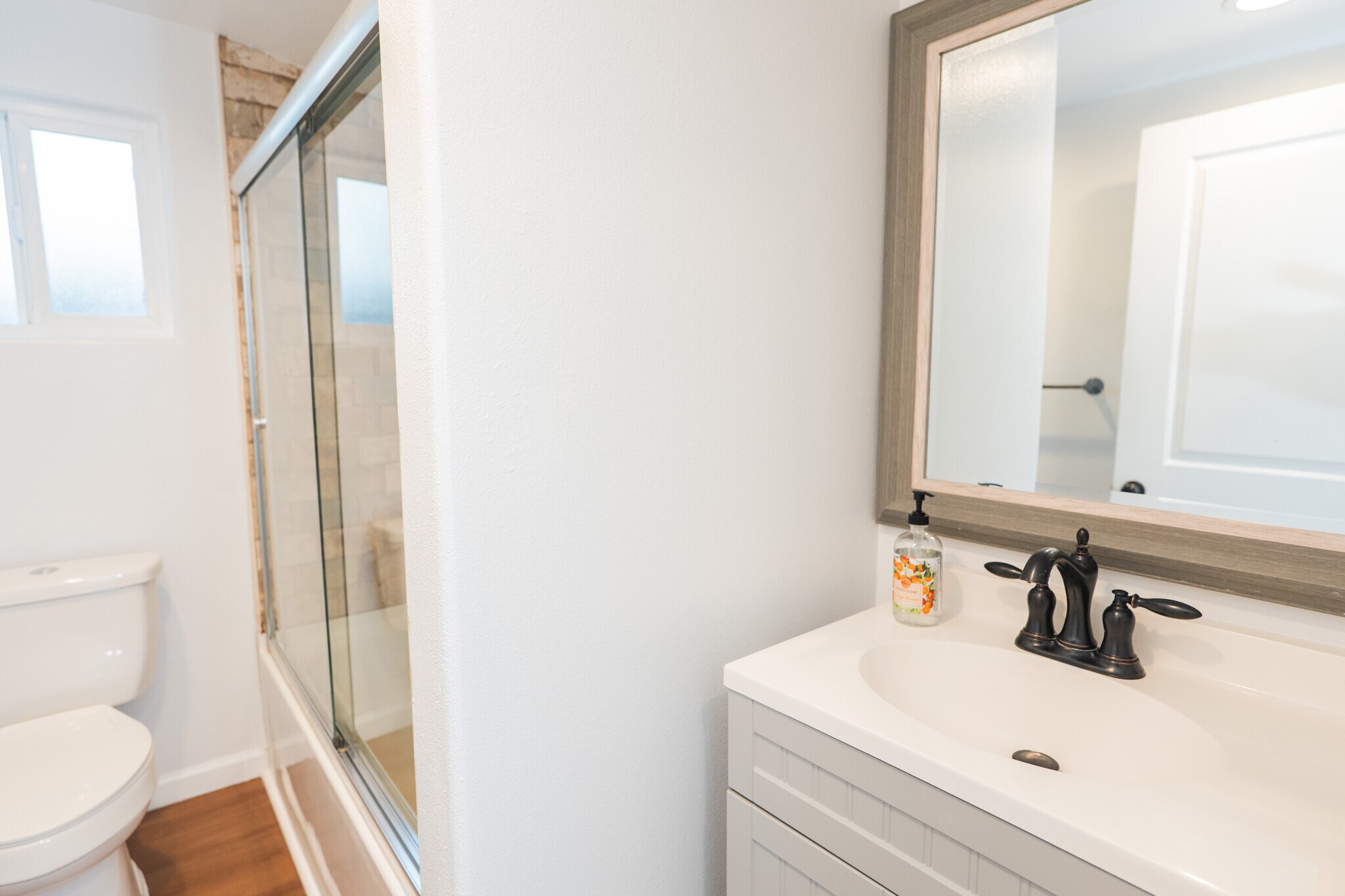 Building Photo - 940 S Bernal Ave