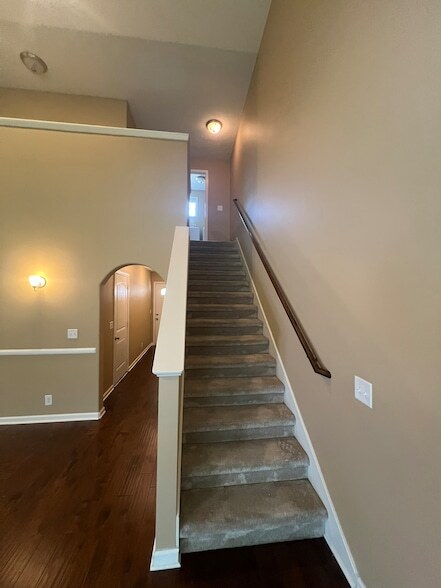 Building Photo - 904 Azeri Ave