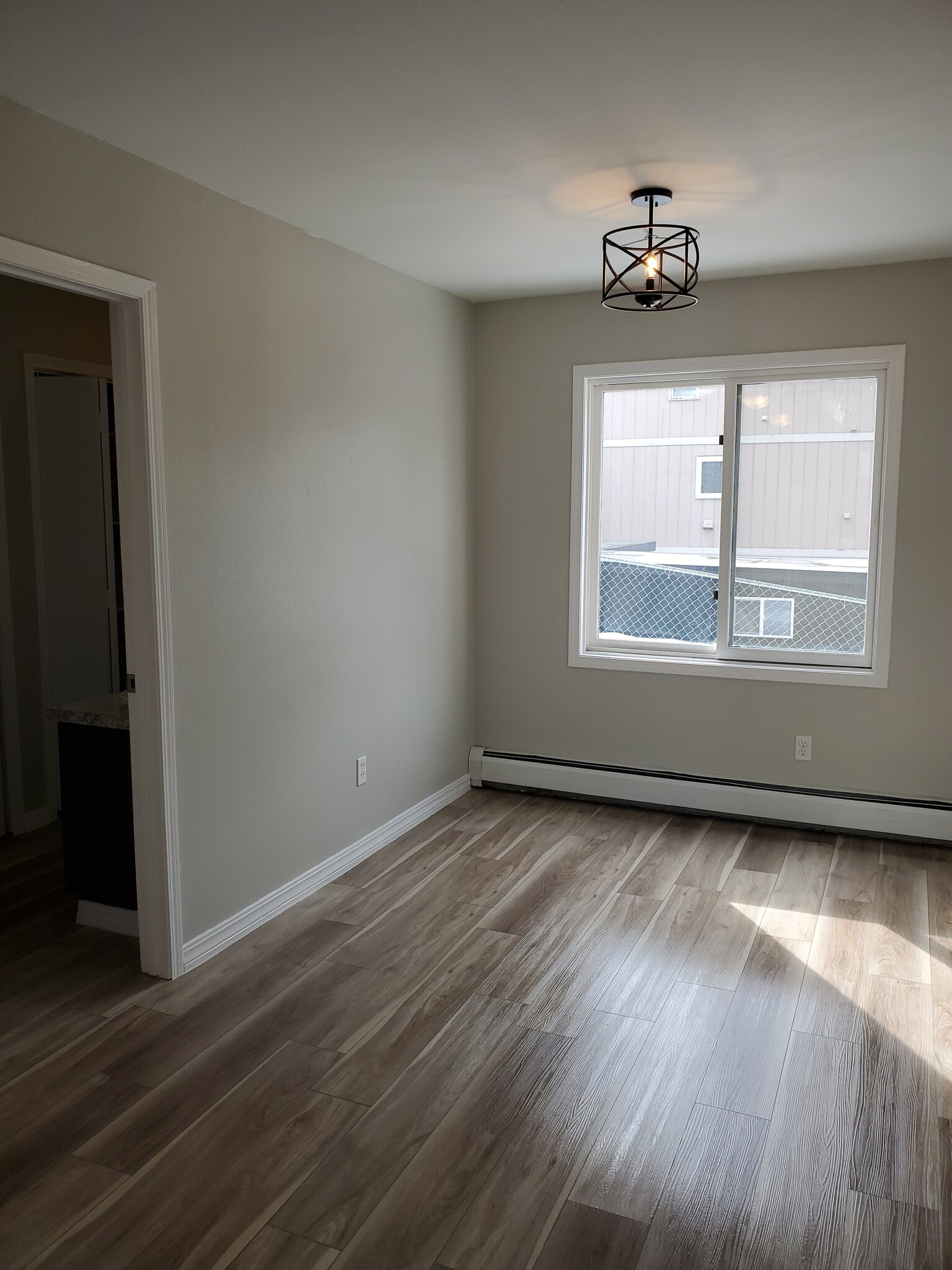 Building Photo - 625 E 22nd Ave