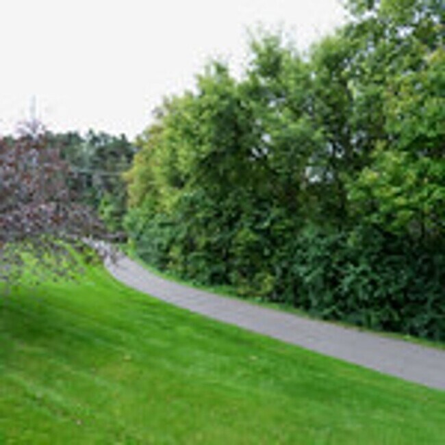Building Photo - 144 Primrose Ct