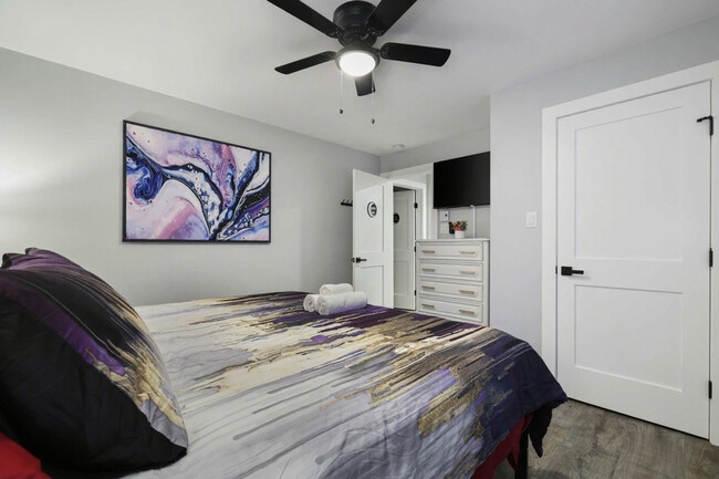 Building Photo - 126 Petrarch Trail