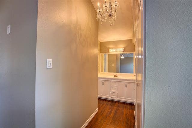 Building Photo - 5519 Bainbridge Dr