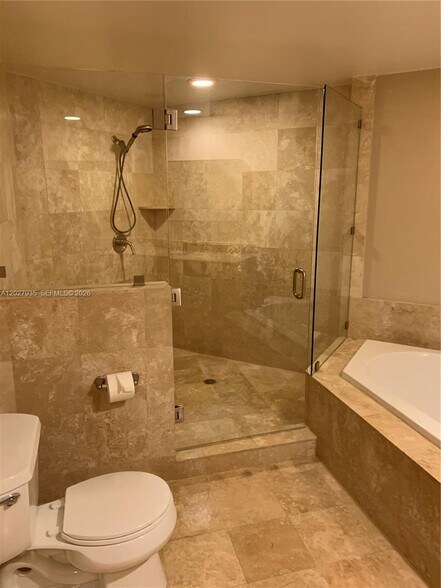 Building Photo - 1745 E Hallandale Beach Blvd