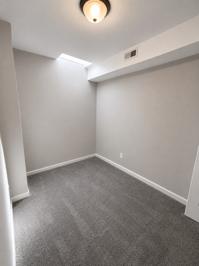 Building Photo - 411 N Luzerne Ave