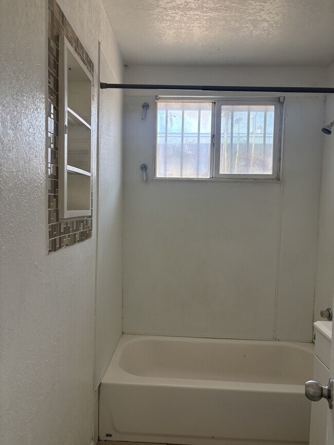 Building Photo - 1949 Darrah St