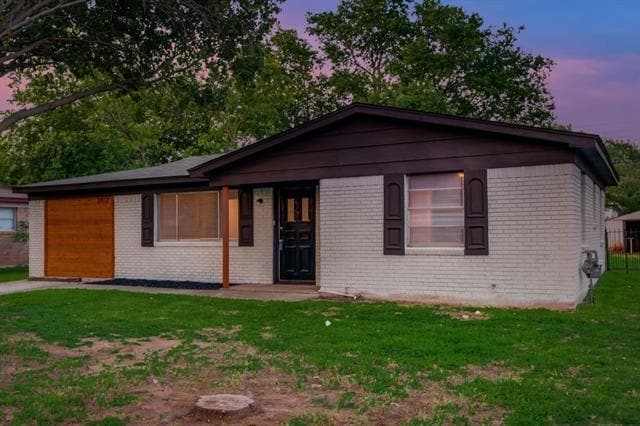 Building Photo - 3912 Lakewood Dr