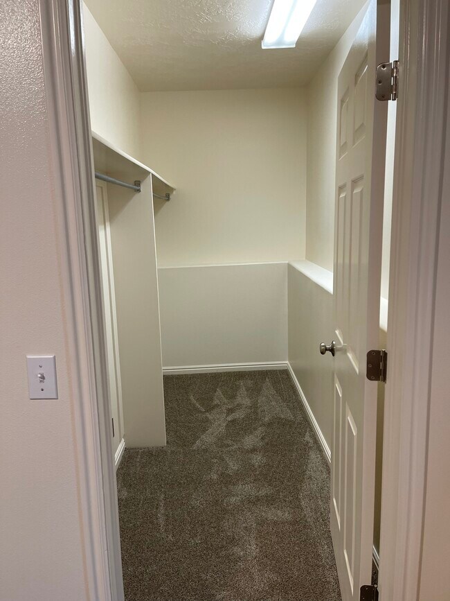 Building Photo - 85 W 1400 S