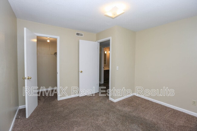 Building Photo - 815 S 28th St