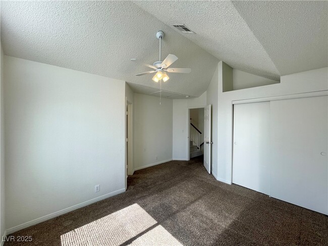 Building Photo - 3241 Symphony Dr