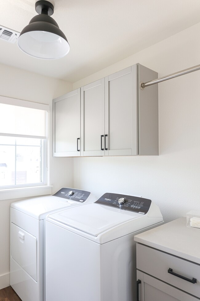 Building Photo - 1797 E Rex Rd