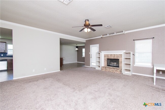 Building Photo - 2604 Hector Dr
