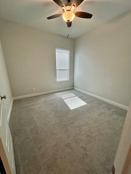 Building Photo - 2321 Paddington Way