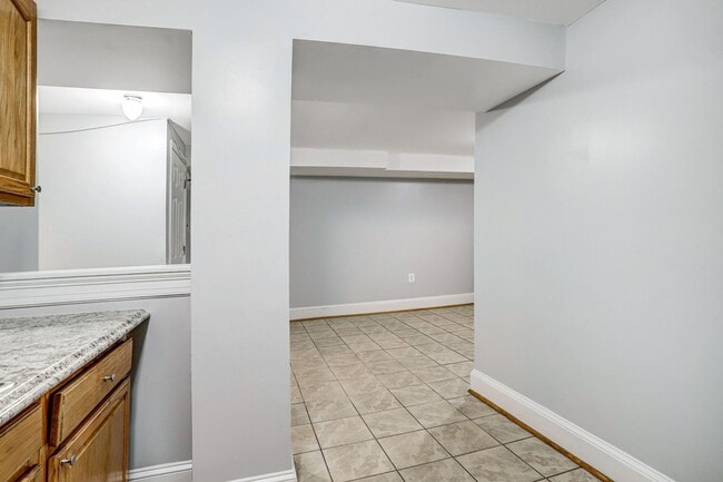 Building Photo - 2BR Basement Apartment | Brightwood