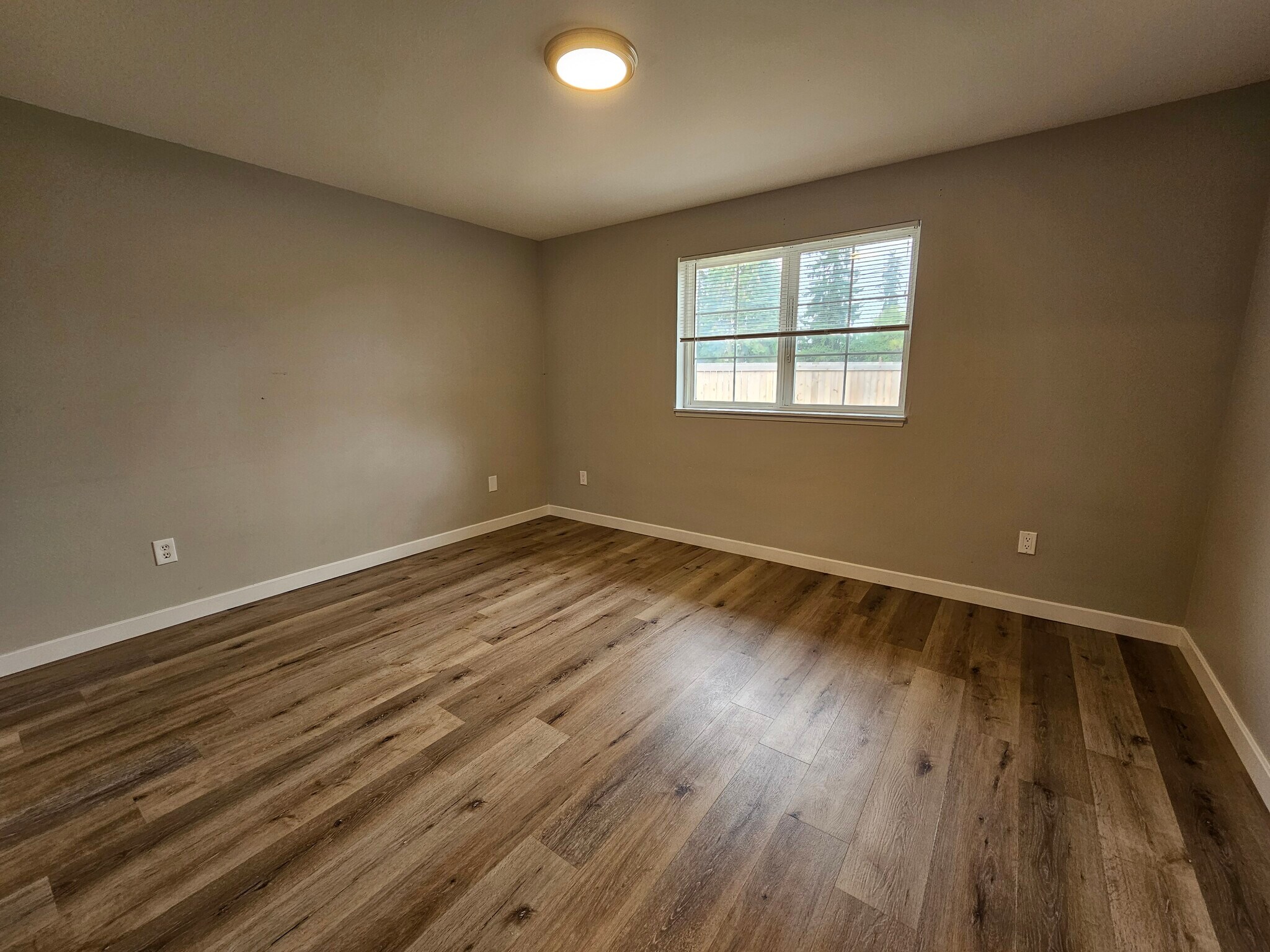 Building Photo - 8505 44th Dr NE