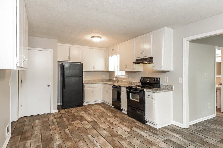 Building Photo - 2985 Valley View Cir