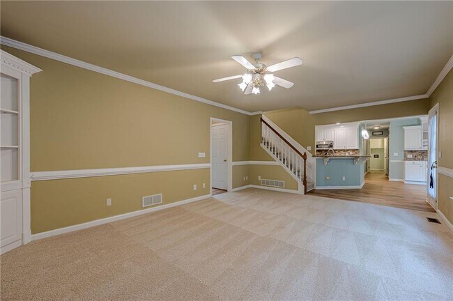 Building Photo - 461 Braidwood Walk NW