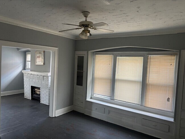 Building Photo - 12702 Iowa Ave