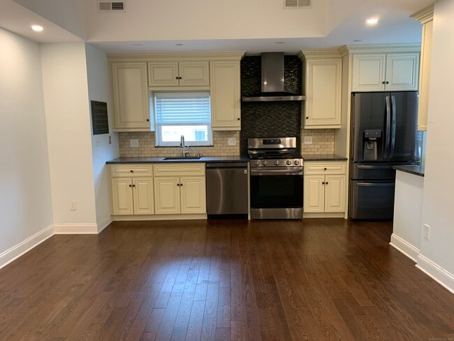 Building Photo - 66 Cedar St